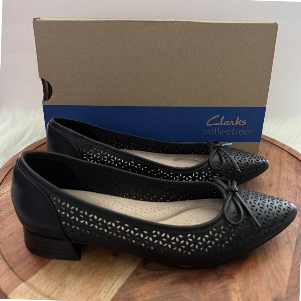 Clarks Natalyn Step Black Leather Laser Cut Bow Pointed Toe Pumps 5.5 M 26182036